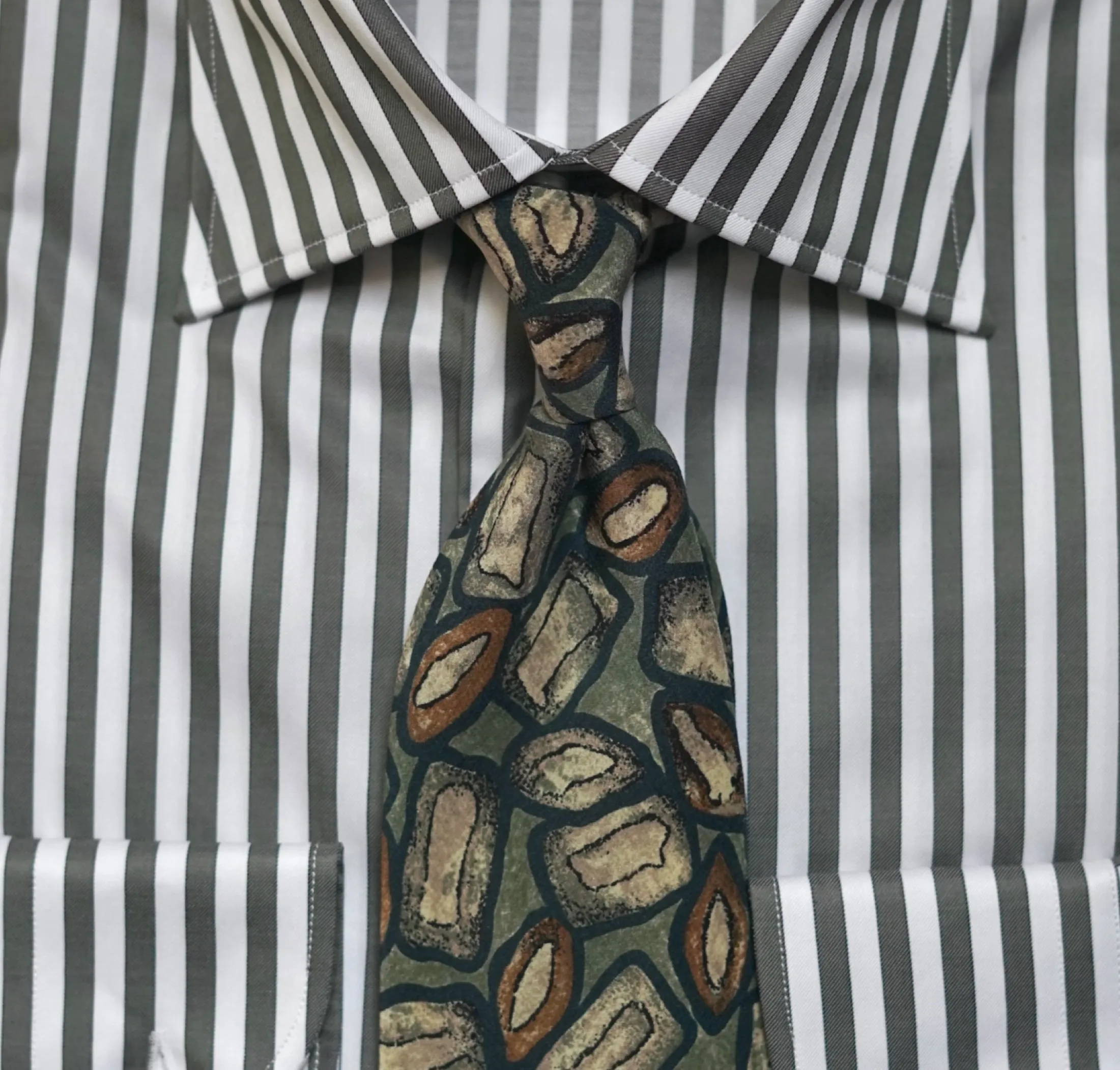 Monica Vintage Tie